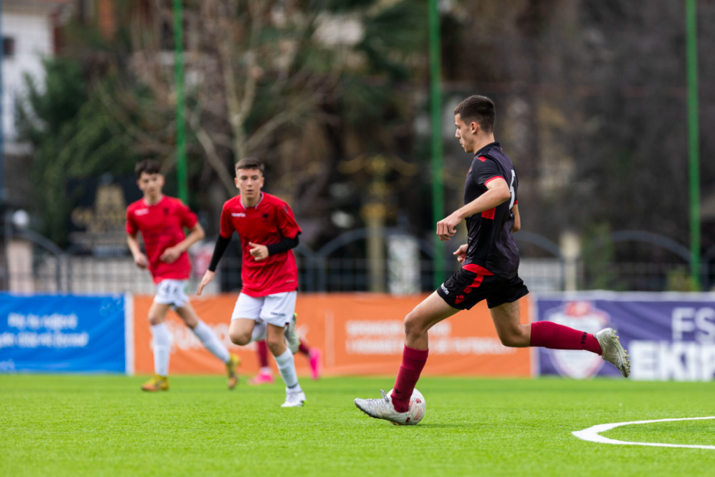 Kombëtarja U-15, grumbullim treditor me lojtarë të kampionatit shqiptar