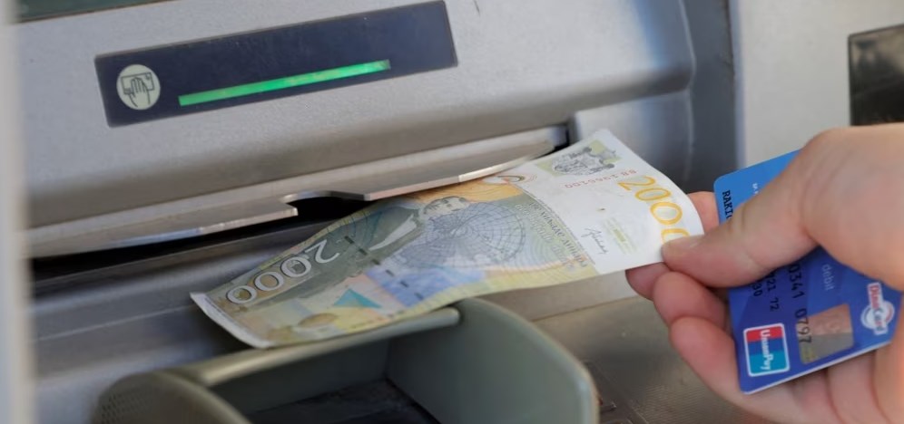 Hapen degë dhe bankomate për serbët e Kosovës afër vendkalimeve kufitare