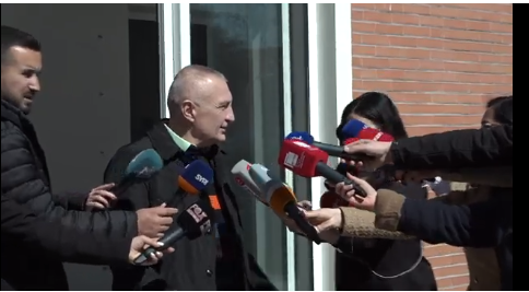 Meta flet pas takimit me Berishën në selinë blu: Shumicat e këshillave bashkiakë do t’i përkasin opozitës