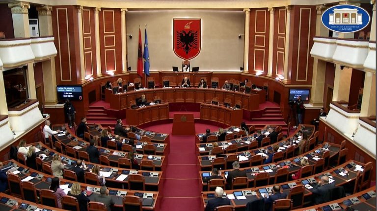 Anulimi i seancës plenare, deputetët e PD letër Nikollës: Akt i rëndë kundër parlamentarizmit, mbledhja e Kuvendit të mbahet sot!