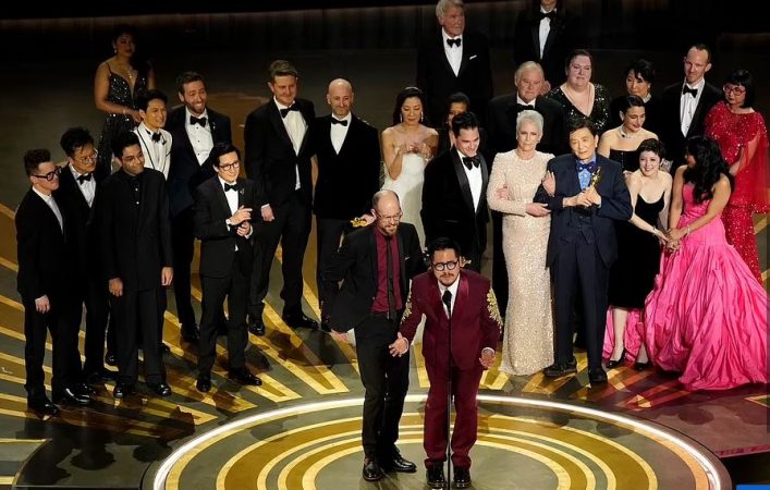 Çmimet ‘Oscars’ 2023/ Lista e plotë e fituesve, kush është filmi që mori 7 trofe