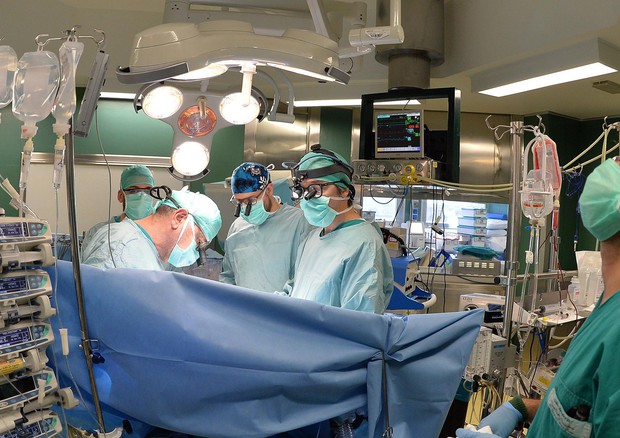 Implantohet në zemër për herë të parë në botë një protezë transkateterike