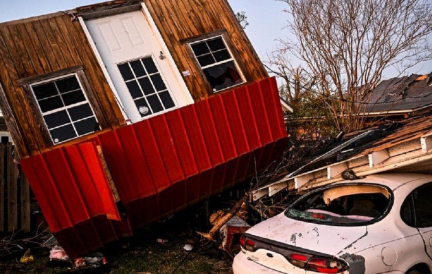 Misisipi mund të përballet me stuhi të frikshme pas tornados që vrau 26 njerëz