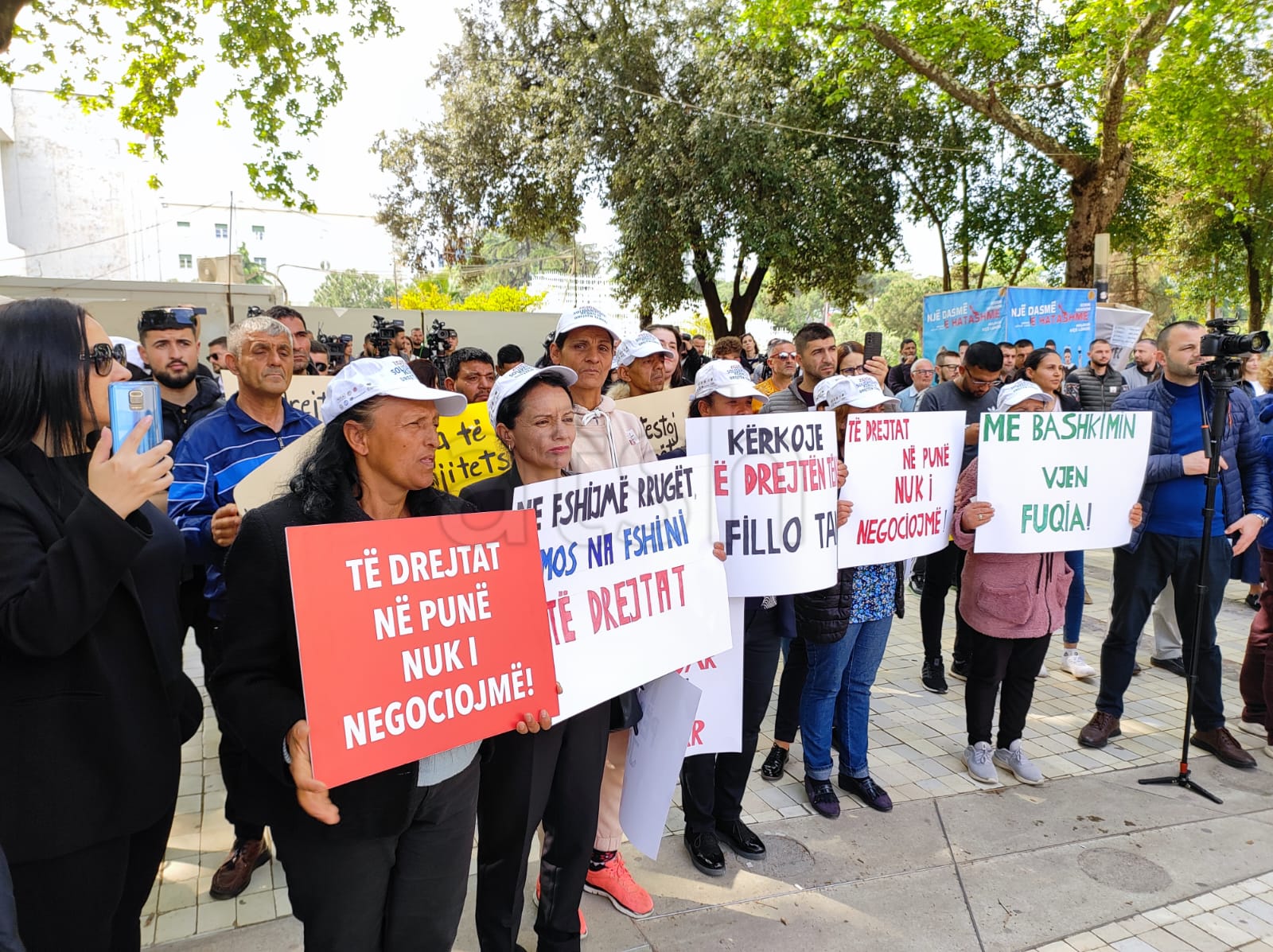 1 maji, manifestim për të drejtat e punëtorëve në Tiranë