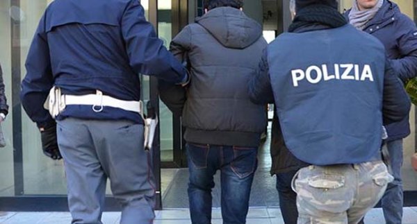 Kishte fshehur drogën poshtë marshit të makinës, në pranga shqiptari në Itali