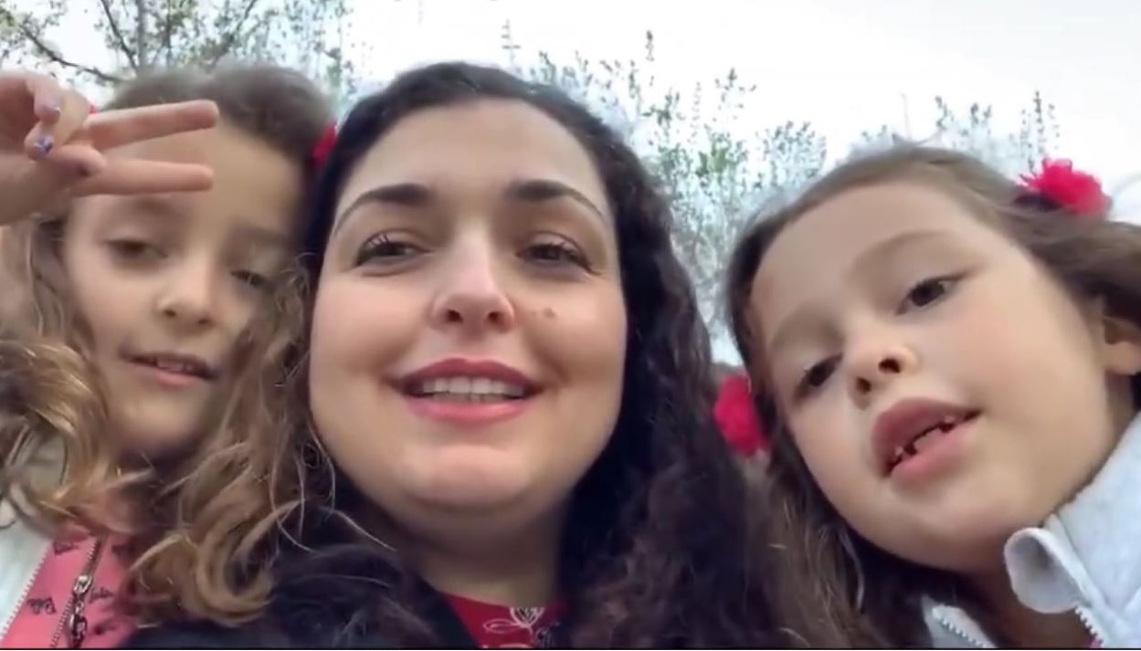 “Të mbrojmë familjen dhe vlerat e saj më të çmuara!”, Meta uron Javën e Familjes me videon e Vjosa Osmanit