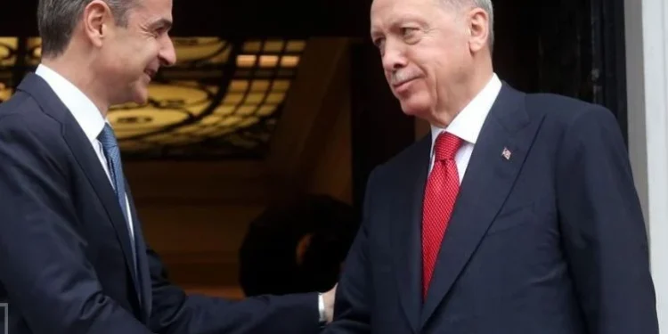 Mitsotakis viziton Erdoganin: “Fqinjë, jo armiq”