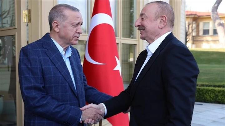 Presidenti i Azerbejxhanit dhe Uzbekistanit urojnë Erdoğanin