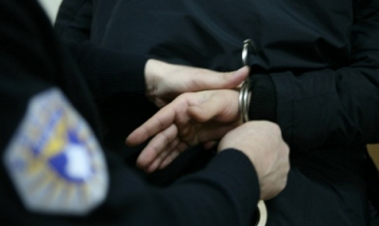 Dyshohen për marrje ryshfeti, arrestohen dy mjekë në Gjilan