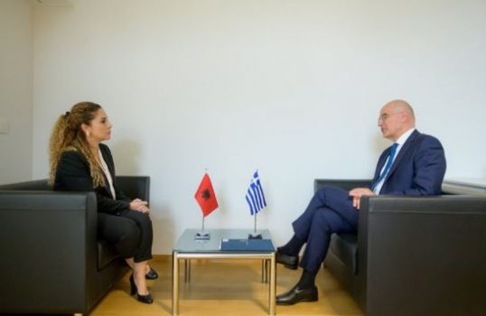 Ministri grek ngre çështjen e arrestimit të Belerit, Xhaçka pas takimit: Është çështje gjyqësore, s’ka lidhje me marrëdhëniet dypalëshe