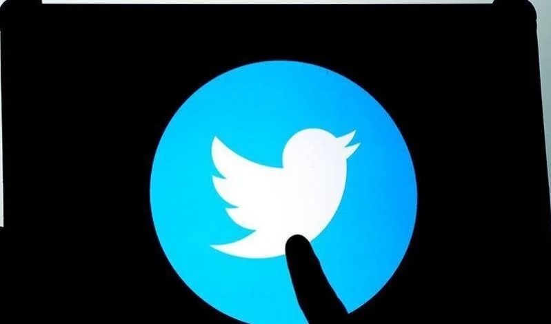 Ministri francez: Twitter-i do të ndalohet në Francë nëse u shmanget rregullave