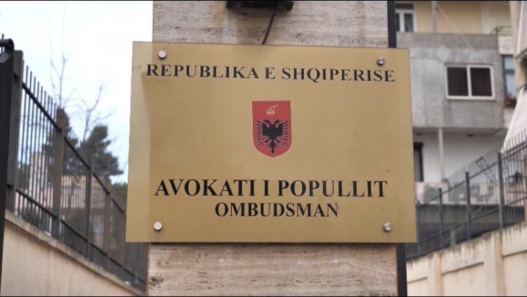 Protesta e opozitës/ Avokati i Popullit nxjerr në terren grupe monitorimi: Qytetarët të tubojnë paqësisht 