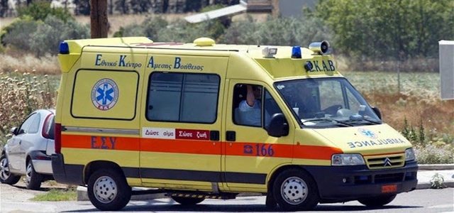 Aksident fatal në Santorini, 29-vjeçari shqiptar humb kontrollin mbi motorin, përplaset me një makinë