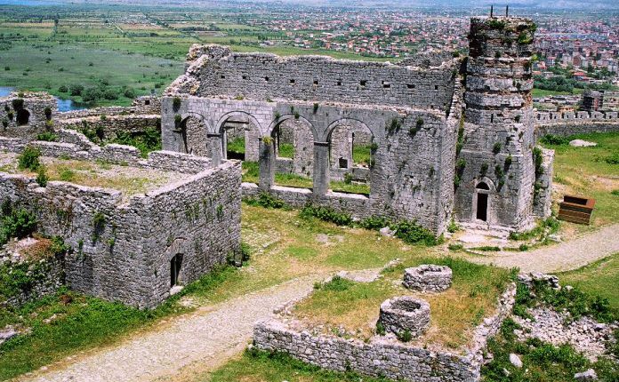 “Muaji i Monumenteve Historike”, ekspozitë kushtuar 80-vjetorit të Çlirimit