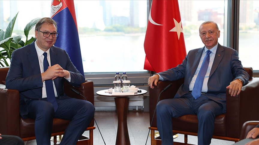 Presidenti Erdoğan takon presidentin serb Vuçiq në New York