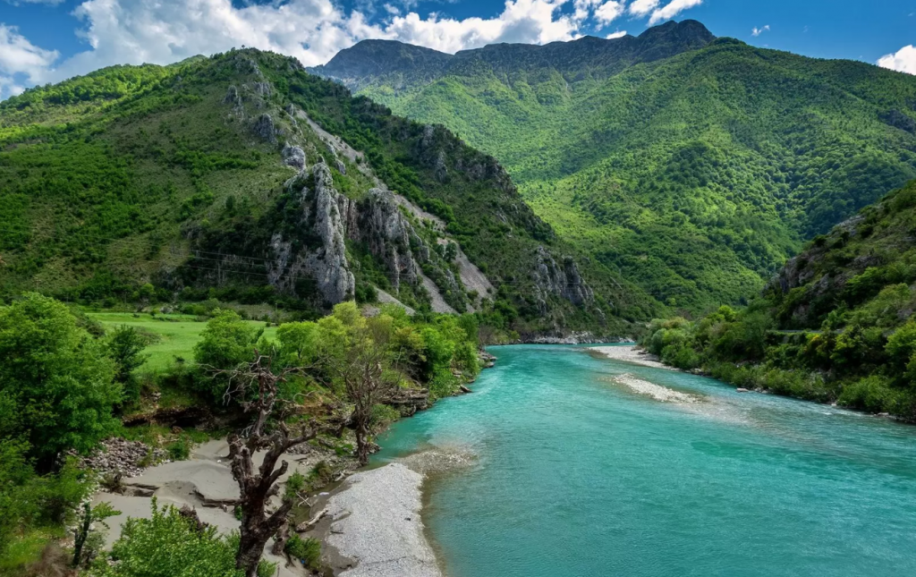 Vjosa në programin “Njeriu dhe Biosfera”, Kumbaro firmos dosjen që do të dorëzohet në UNESCO