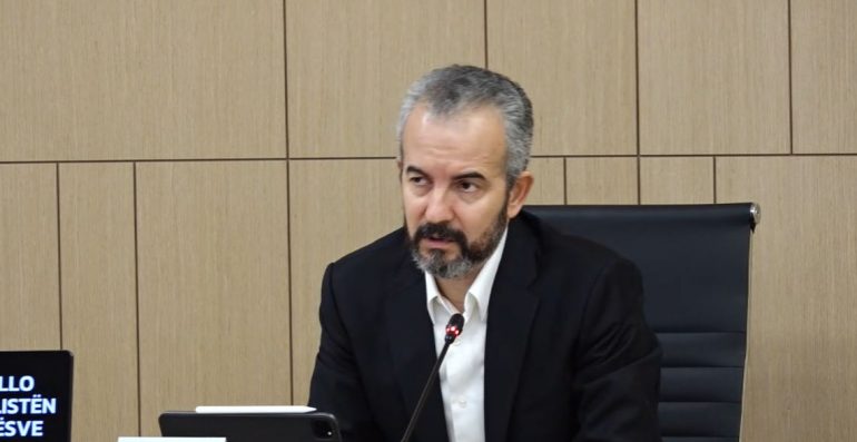 KQZ diskuton për fletët e votimit, përfaqësuesi i PD-së së Alibeajt: Krah “Bashkë Fitojmë” duhet emri i Ilir Metës
