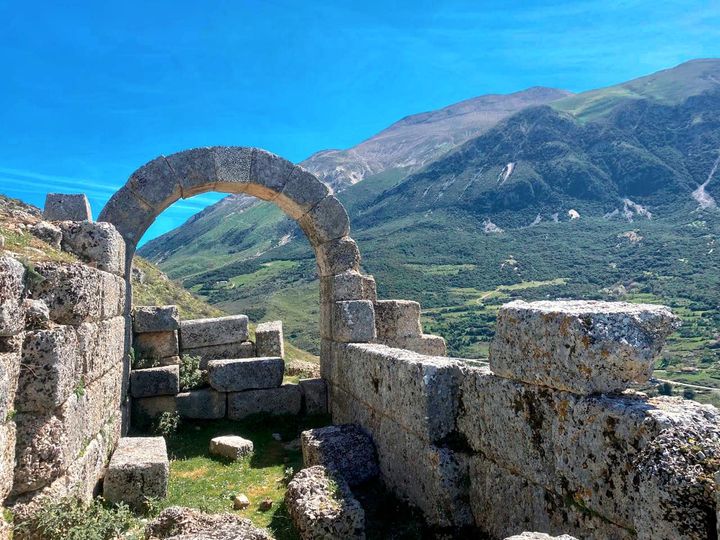 Amantia, ndër thesaret arkeologjike më interesante të Shqipërisë