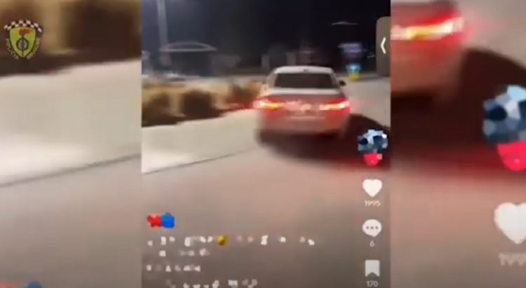 Bënë drift me makinë dhe videot i publikuan në TikTok, kapen dy drejtues mjetesh