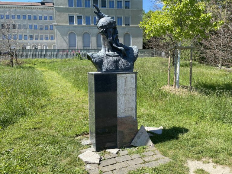 Dëmtohet busti i “Skënderbeut” në Gjenevë, çfarë zbuluan hetimet e policisë zvicerane