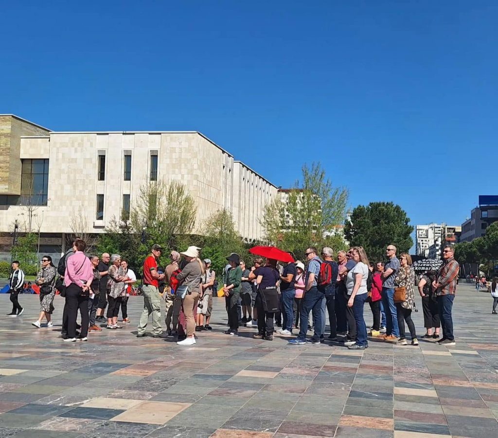 1.7 milionë turistë të huaj në 3 muaj, Rama: Rekord për industrinë e re të mikpritjes shqiptare