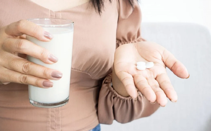 Ushqimet dhe medikamentet që nuk duhet të përzieni kurrë, përfshirë qumështin dhe antibiotikët