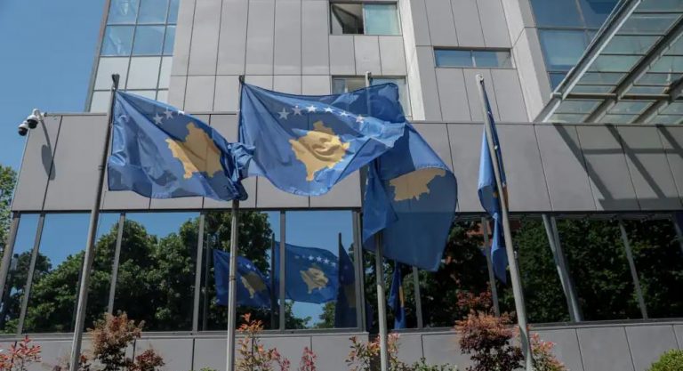 Mosdakordësi mes Kosovës dhe BE-së për heqjen e masave ndëshkuese, Unioni: Të formohet Asociacioni i komunave me shumicë serbe