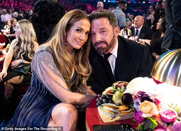 Jennifer Lopez thyen heshtjen me postimin e parë në rrjetet sociale që nga kërkesa për divorc nga Ben Affleck