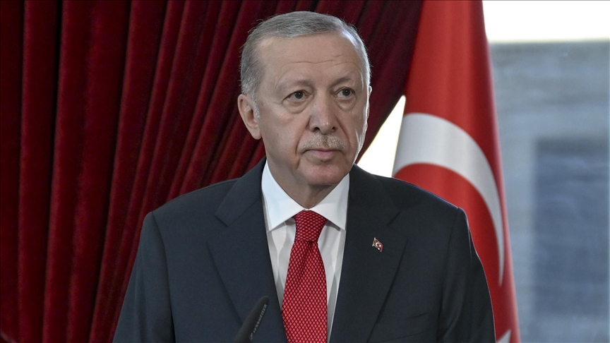 Presidenti Erdoğan shënon 102-vjetorin e Ditës së Fitores