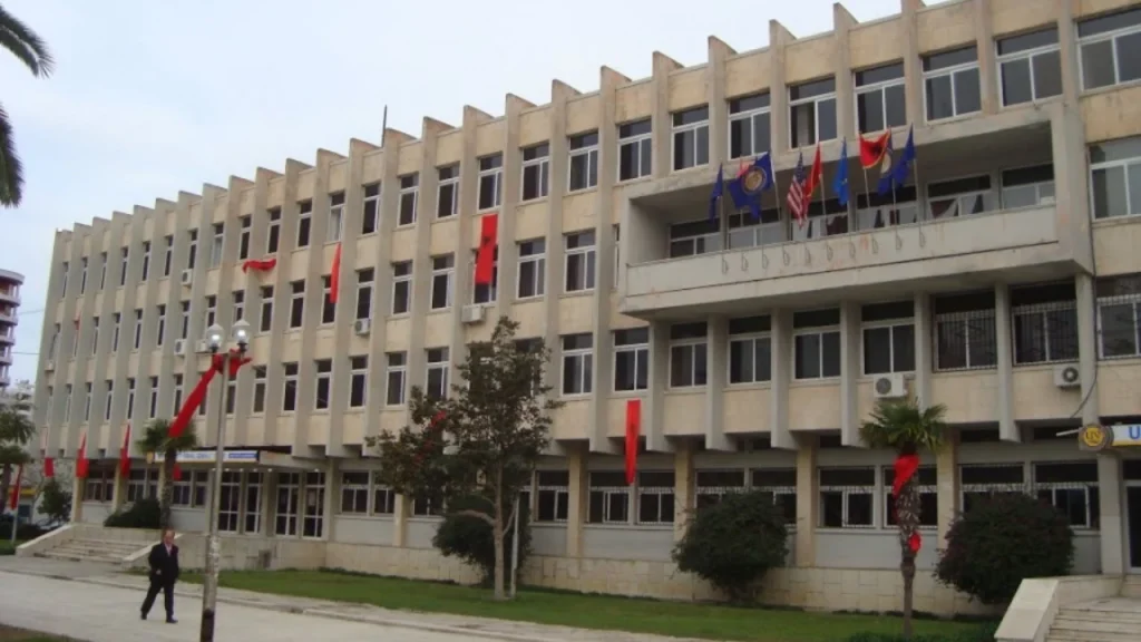 Universiteti “Ismail Qemali” në Vlorë, me gamë të gjerë mundësish për të rinjtë