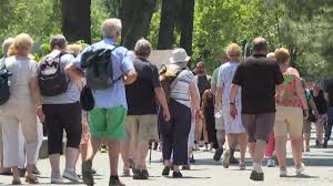 Numri i turistëve u rrit, por jo konsumi/ A po i zëvendësojnë turistët “dorështrënguar” shqiptarët e ikur?