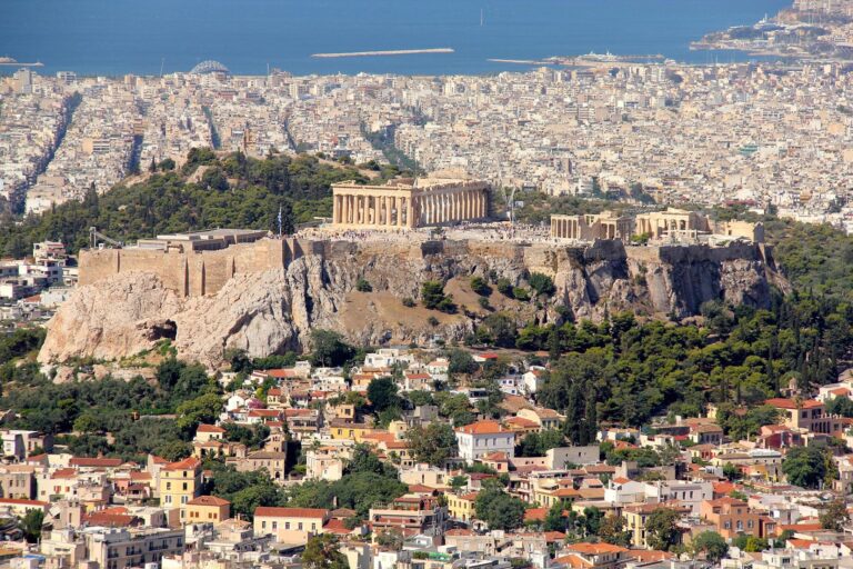 Miratohet amendament i ri për emigrantët në Greqi, shanset e legalizimit për punëtorët sezonalë dhe kurthet që duhen shmangur
