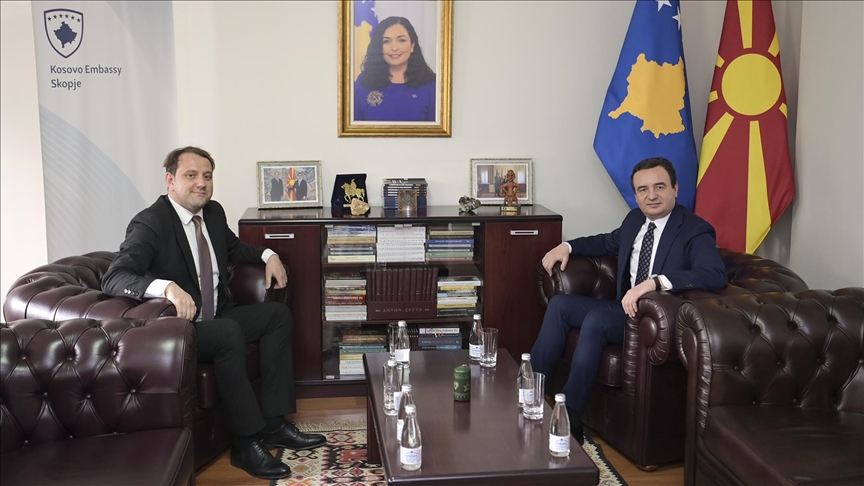 Kryeministri Kurti vizitoi Ambasadën e Republikës së Kosovës në Shkup