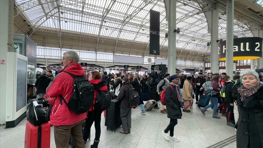 Francë, 3 persona plagosen në një sulm me thikë në stacionin e trenit në Paris