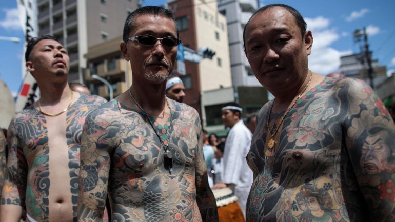“Të paidentifikueshmit”/ Kush janë bandat e reja që po zëvendësojnë grupin e frikshëm, Yakuza në Japoni!?