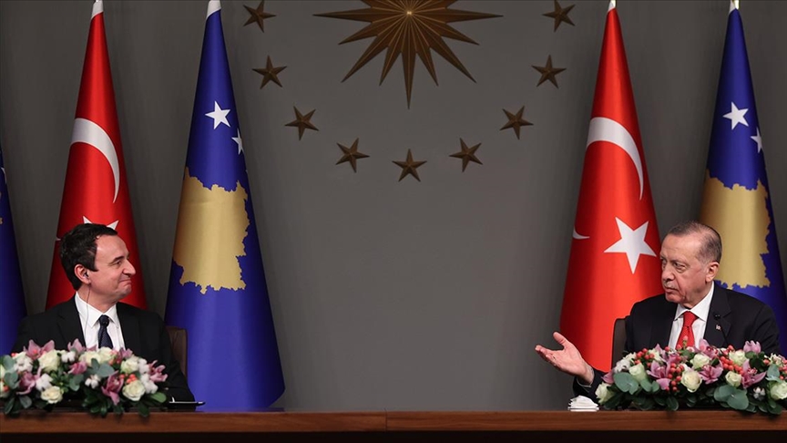 Erdoğan: Türkiye e gatshme të kontribuojë në procesin e dialogut Kosovë-Serbi
