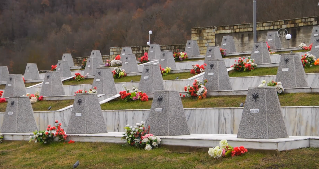 Kosovë, 24 vjet nga Masakra e Reçakut që tronditi botën dhe nxiti reagimin ndërkombëtar