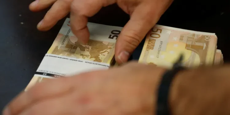 “Fshirja” e dinarit serb, Brukseli kërkon shpjegime nga Prishtina
