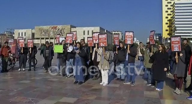  Lëvizja BASHKË në protestë kundër korrupsionit qeveritar