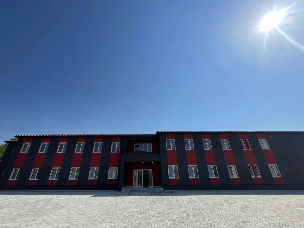 Rikonstruktohet shkolla “Llazar Kuli” në Perondi të Kuçovës, Rama: Hap dyert në shtator