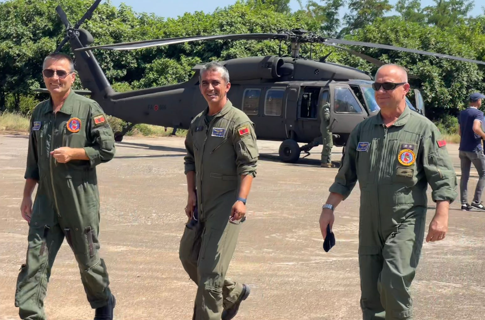 Baza Ajrore e Gjadrit rikthehet në funksion për fluturimin e helikopterëve Black Hawk