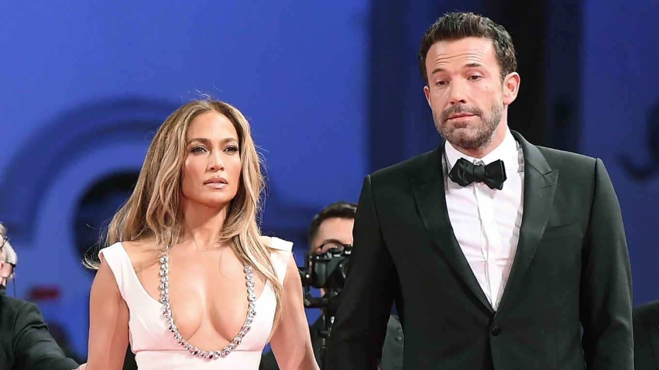 “I mërzitur dhe negativ”, Jennifer Lopez heq dorë nga përpjekjet për të shpëtuar martesën e saj me Ben Affleck