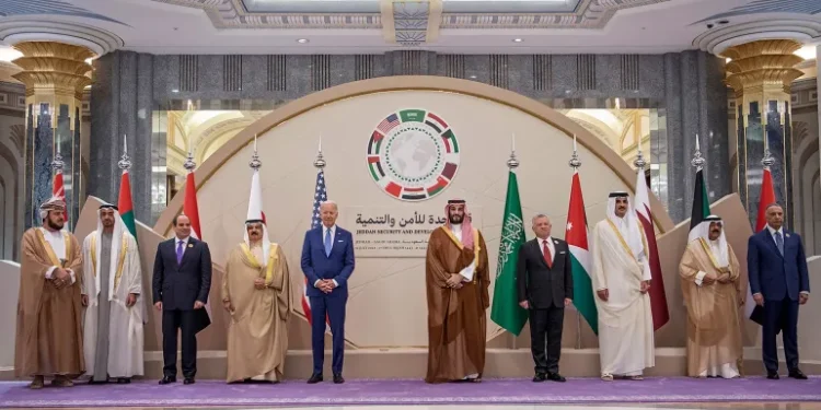 FA: Amerika po humbet botën arabe, Kina korr përfitimet