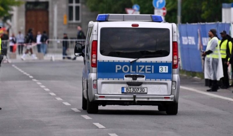 Shqiptarët e bënë festë në Dortmund, policia arreston 50 italianë me thika dhe kapuça se donin t’i sulmonin