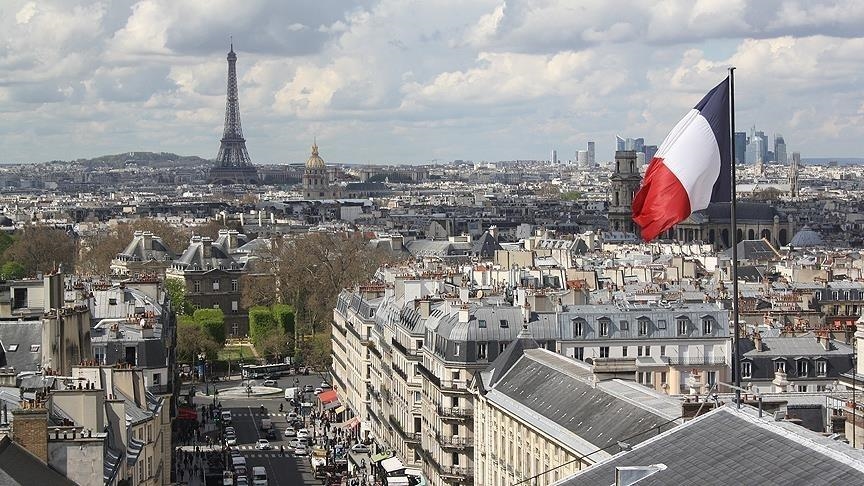 Francë, nisin hetime lidhur me faljen e namazit nga nxënësit në disa shkolla