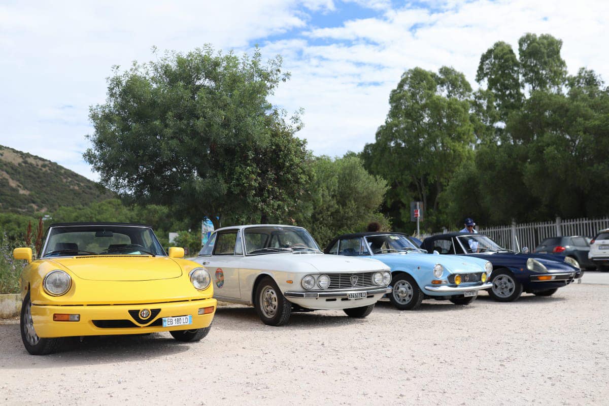 Rama: Saranda mirëpret 35 mjete retro të Old Car Club – Bari (ASI)