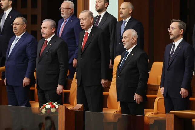 Pamje nga hapja e Asamblesë së Madhe Kombëtare të Turqisë