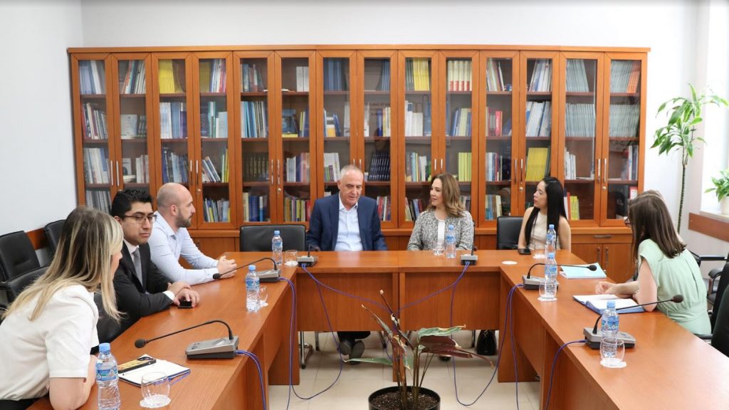 Dervishi-Ibarra: Konferenca ndërkombëtare në Tiranë, promovim të drejtës për informim
