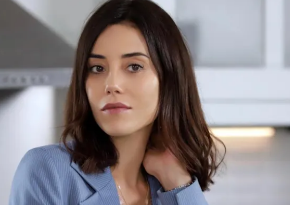 U raportua e zhdukur nga tërmeti, reagon për herë të parë aktorja e njohur turke, Cansu Dere