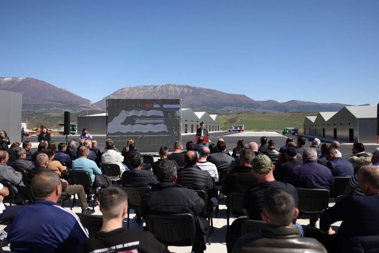 Veliaj dhe Krifca prezantojnë tregun e ri agroushqimor, 'AgroPark Tirana': U kursen fermerëve 70% të pagesave që shkonin te privati